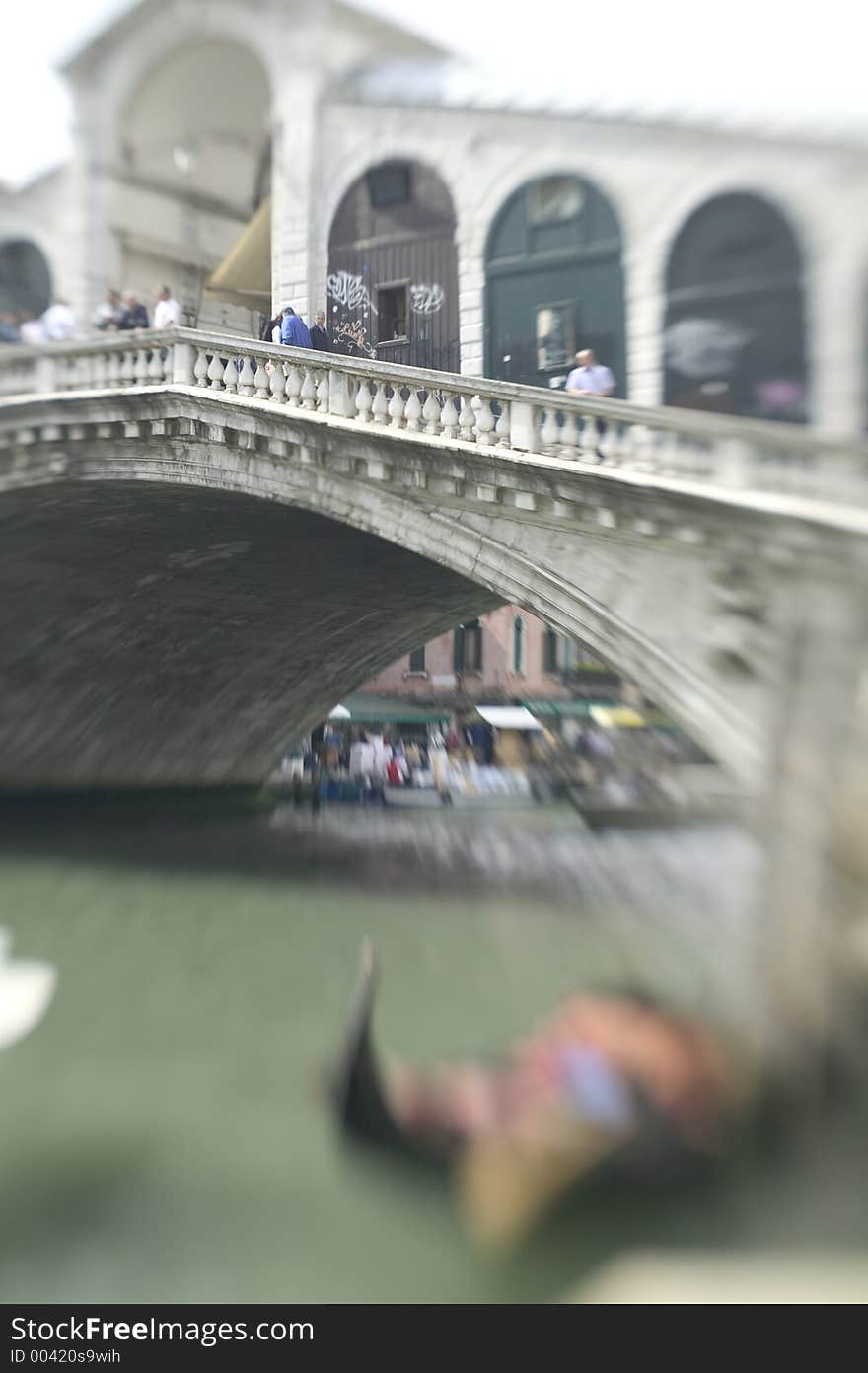 The famous Rialto bridge in Venice,Italy