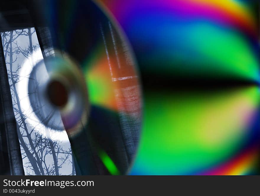 Polarized light and real reflections of asurrounding on a disk surface. Without computer tricks. Polarized light and real reflections of asurrounding on a disk surface. Without computer tricks.