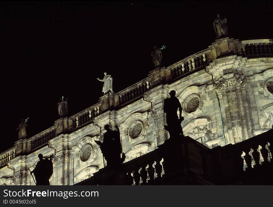 Sculptures on the Hofkirche