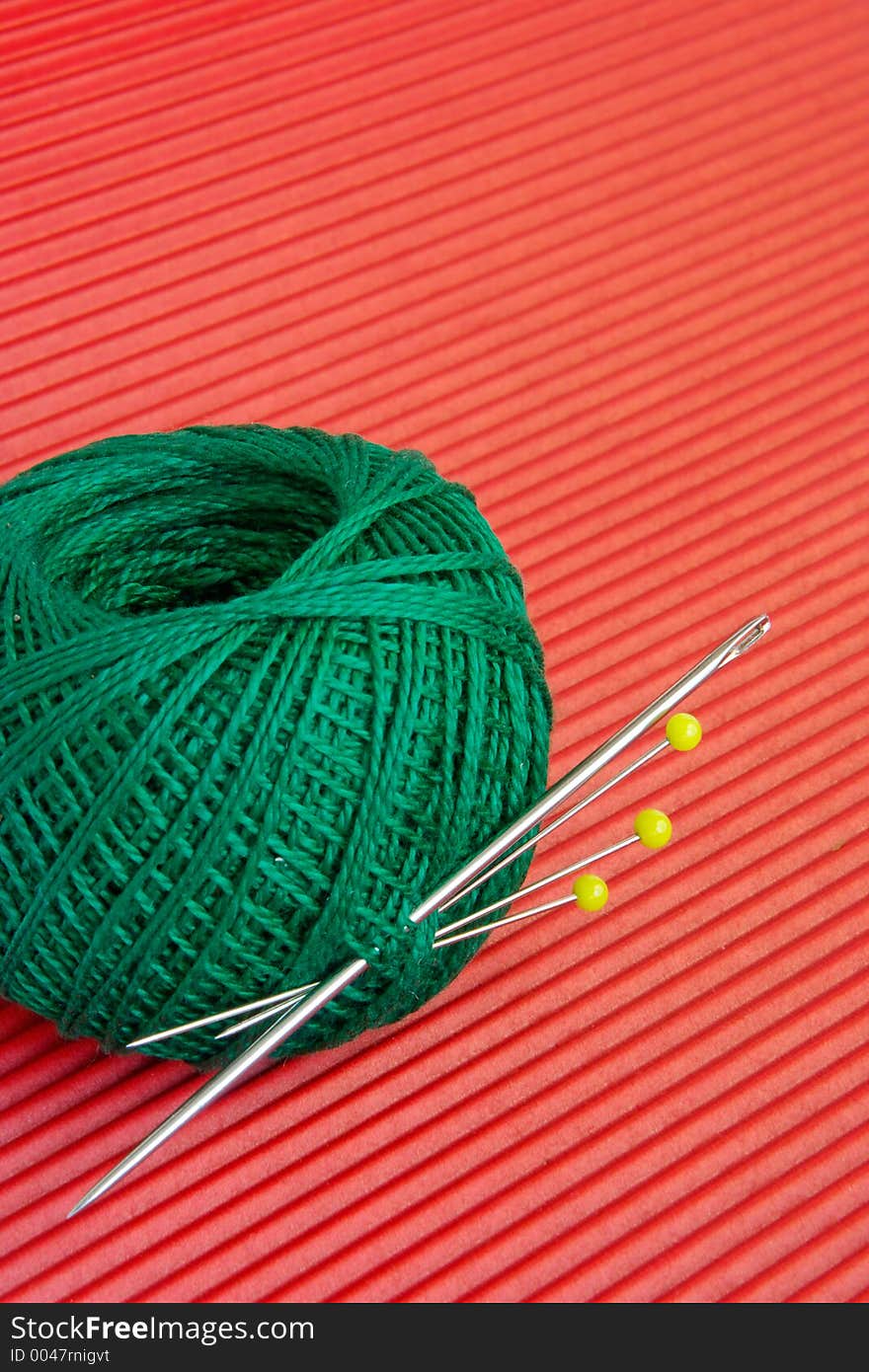 Green clew on red