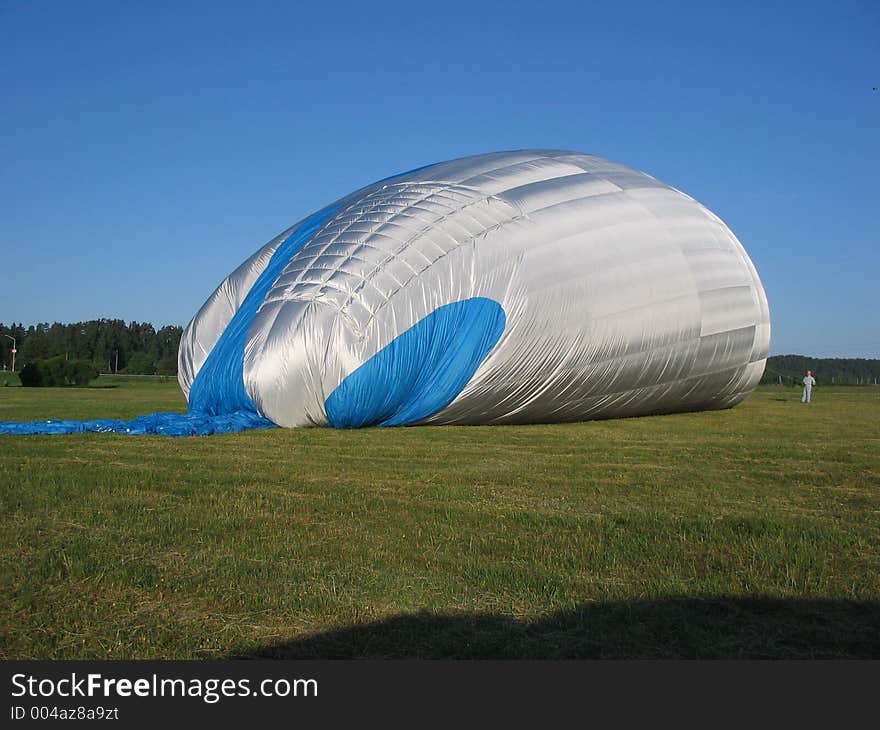 Zeppelin on the ground