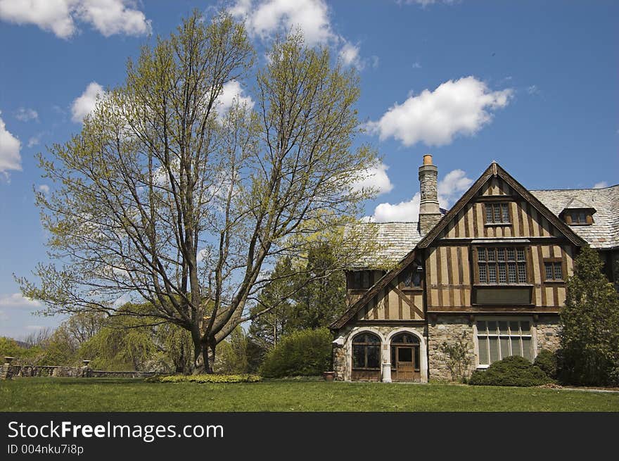 Sky, grass and house