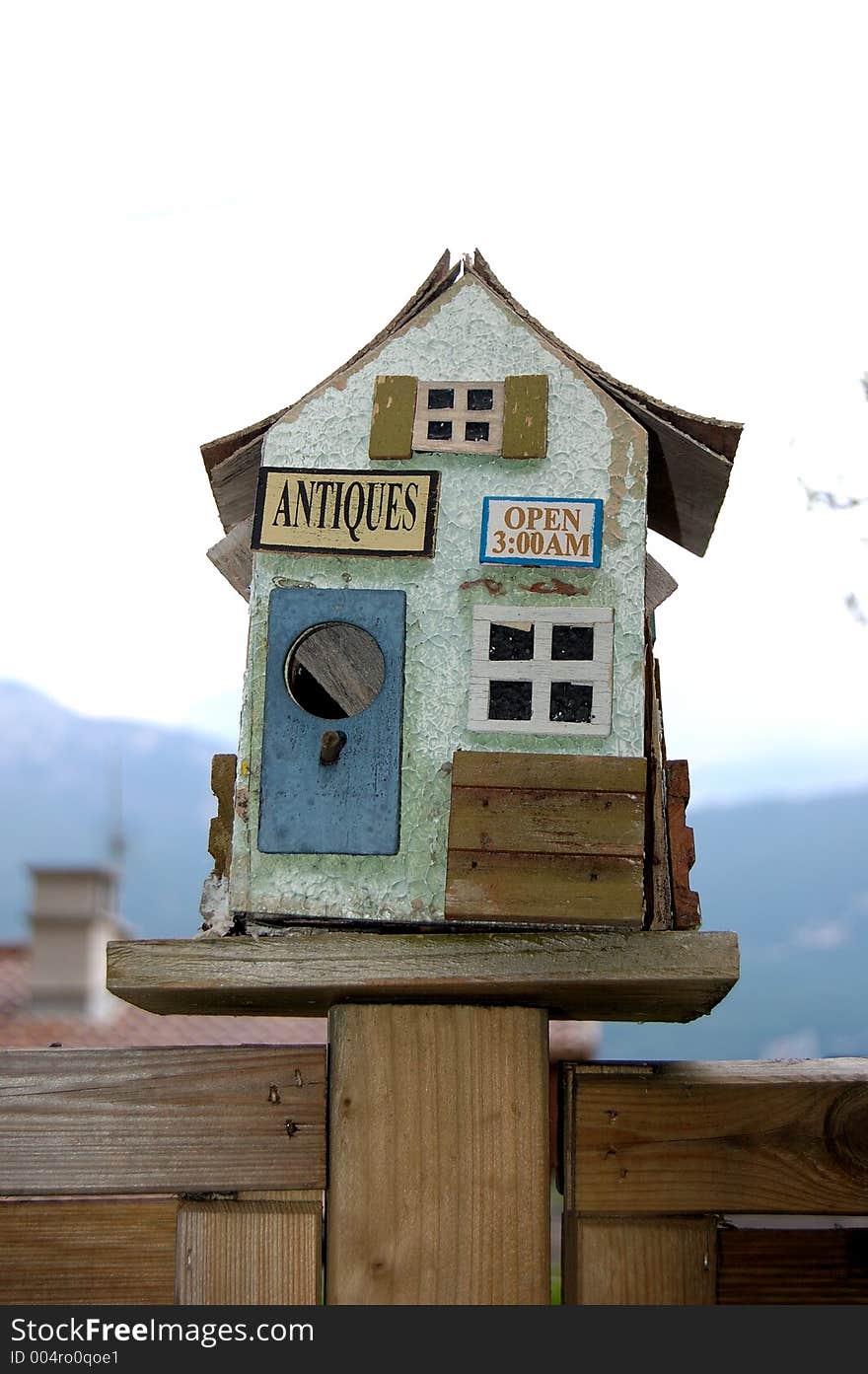 Small bird wood house