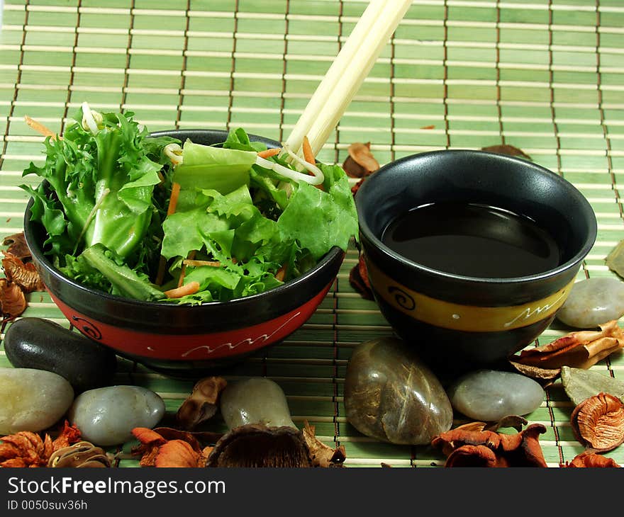 Chinese salad ready for eat in a restaurant