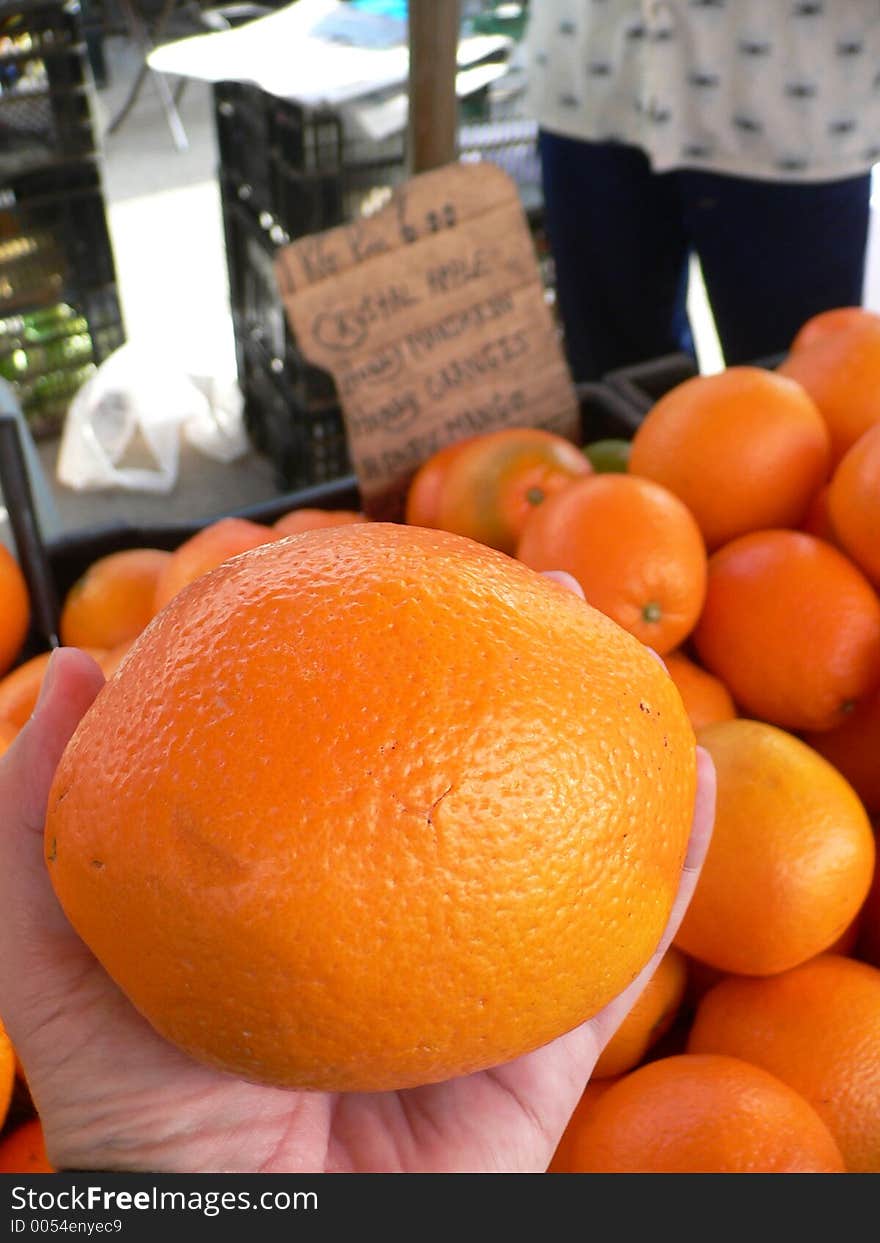 Big oranges for sale in Cameron Highland