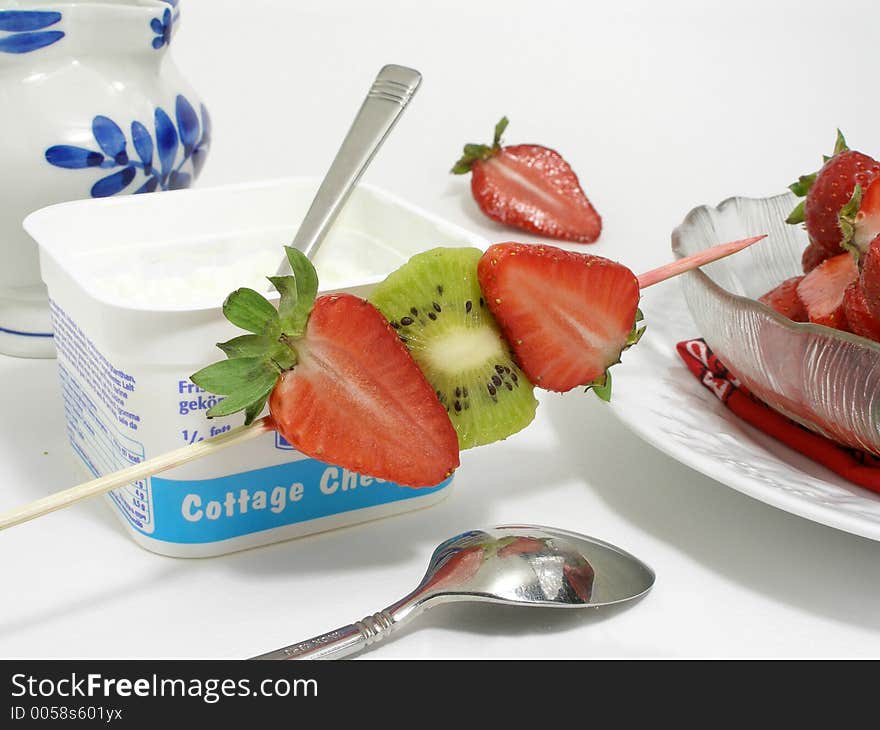 Cottage Cheese, Fruits Skewer And Strawberry Bowl