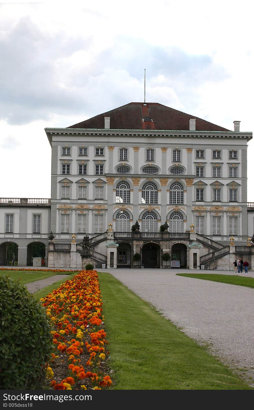 Front view of nymphenburg schloss in munich