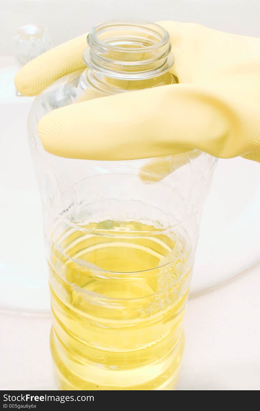 Cleaning the bathroom sink