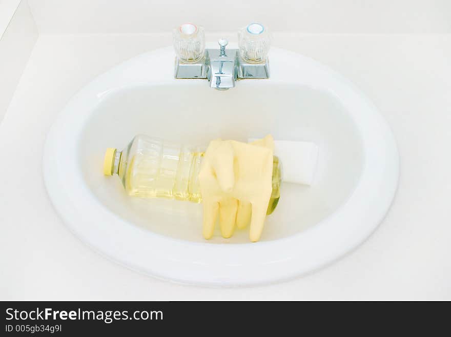 Cleaning the bathroom sink