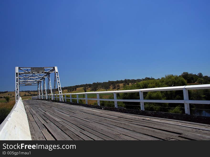 Girder bridge