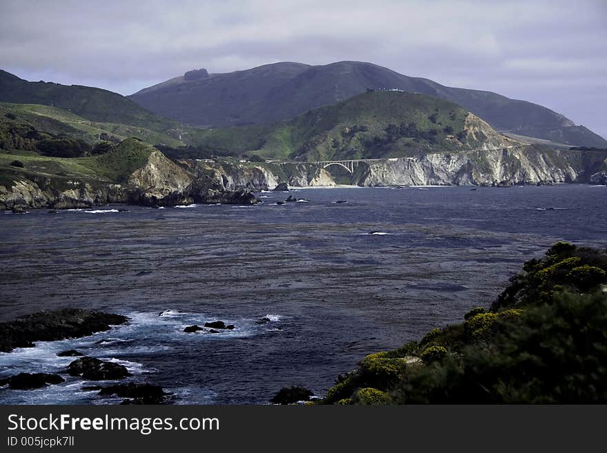 A view of the Bixby Bridge on Highway 1 in California