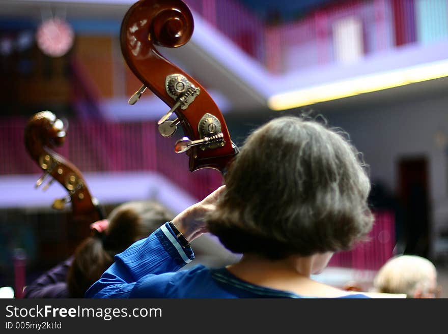 Amator musicians repeating for a concert