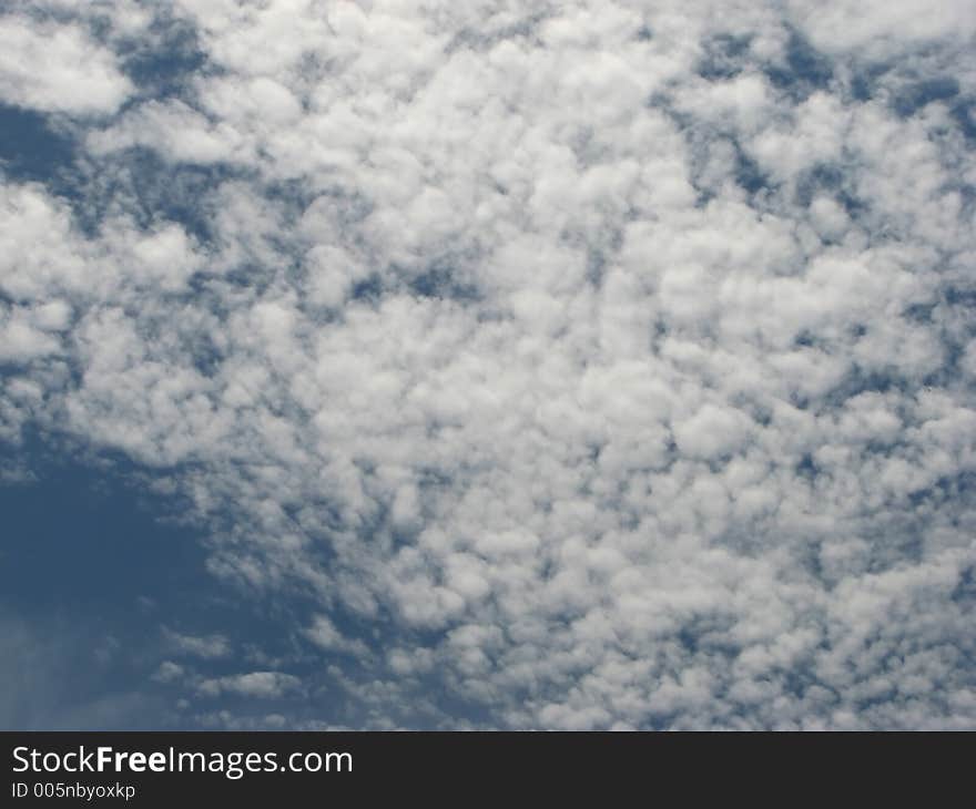 Great texture in a patch of clouds.  Mackerel sky.