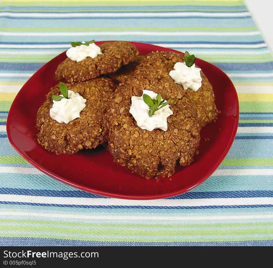 Oatmeal cookies with whipped cream on top