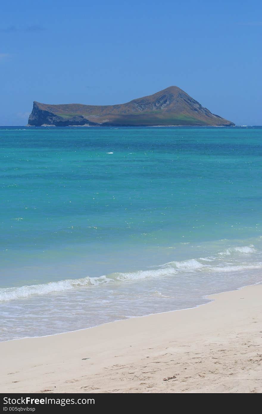 Small, Desserted Island in Hawaii. Small, Desserted Island in Hawaii.