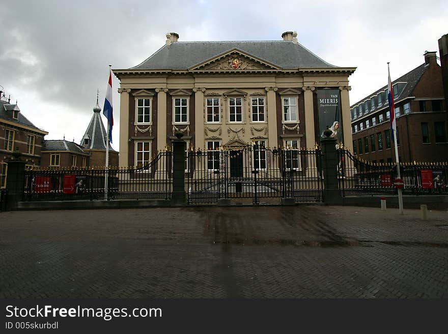 Mauritshuis (art gallery) on an overcast day