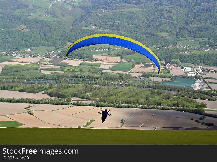 Take off from St-Hilaire du Touvet into the gresivaudan valley. Take off from St-Hilaire du Touvet into the gresivaudan valley