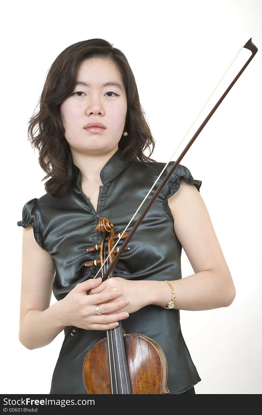 Violinist 1, standing