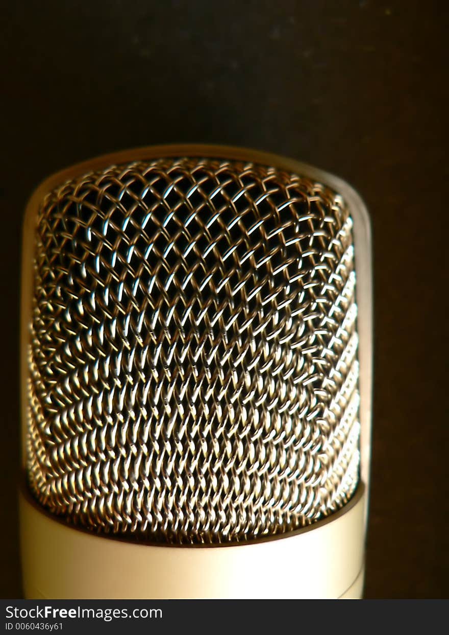 Microphone