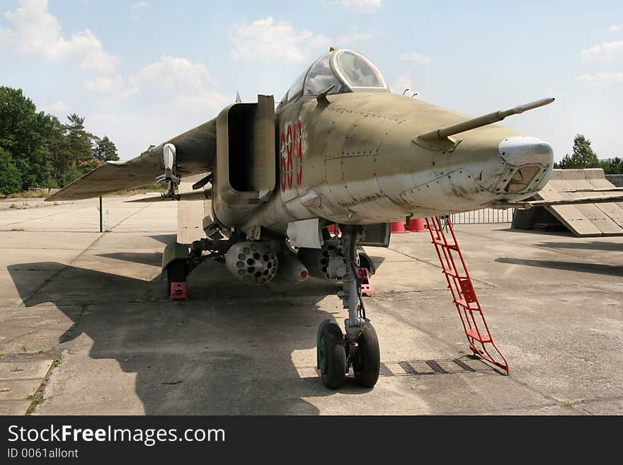 MIG 23