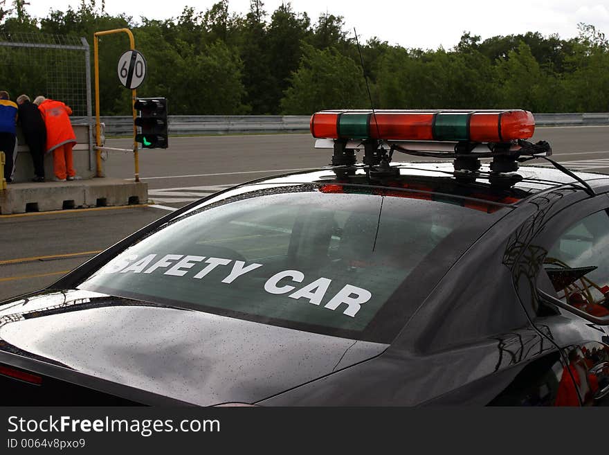 Circuit Safety Car