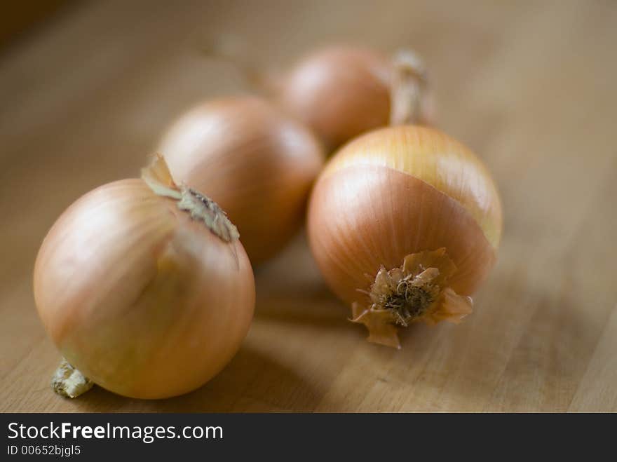 Onions an table