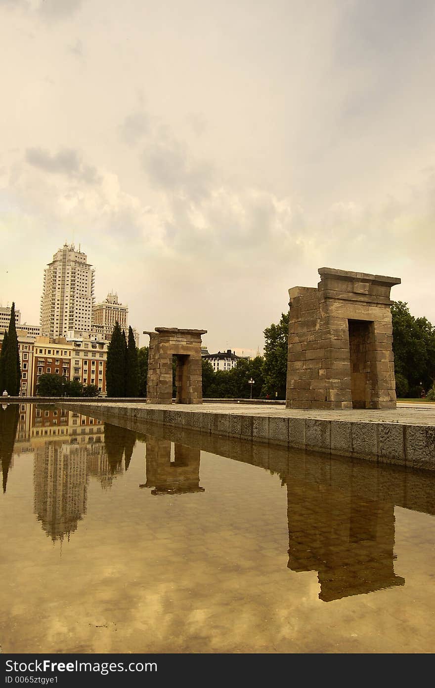 Plaza de España from the Temple of Debod_vertical