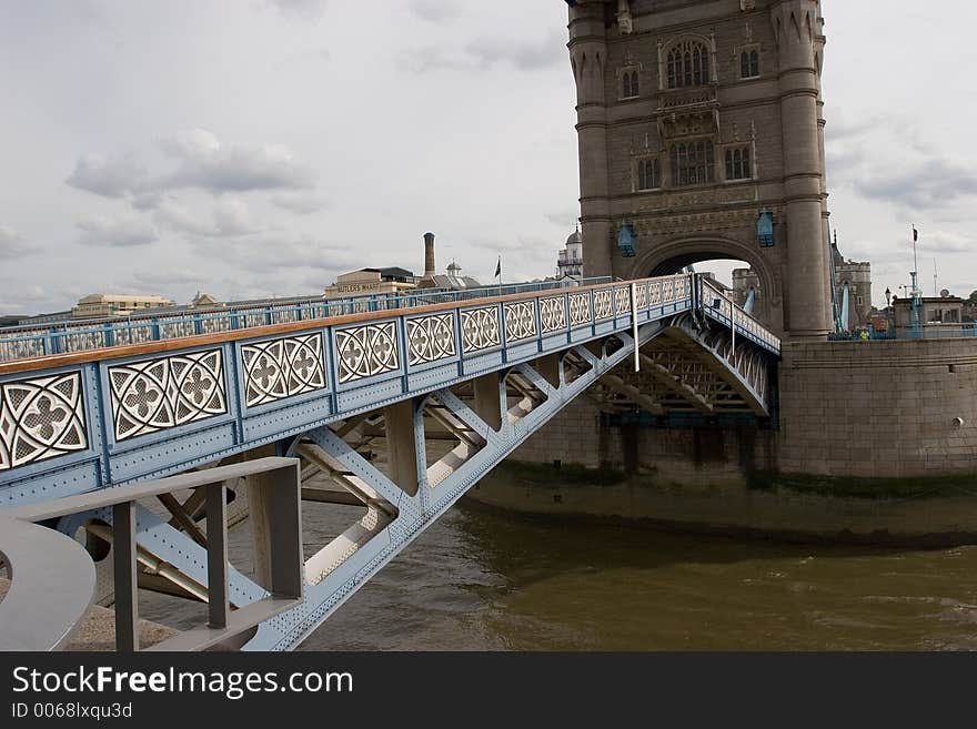 Tower Bridge, London closing