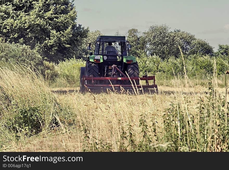 Harvest - tractor in front 02