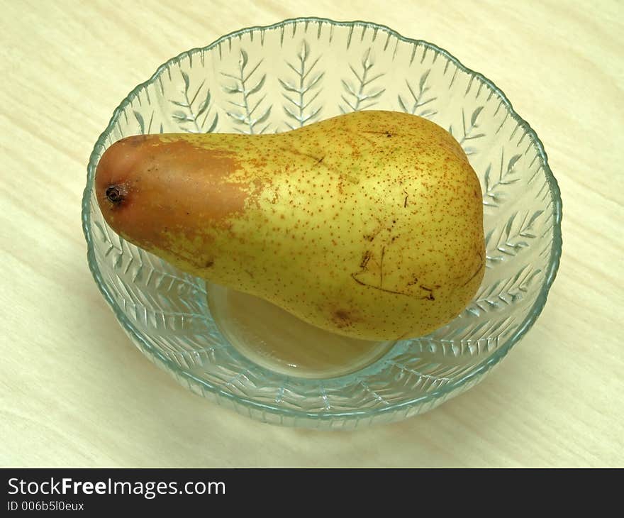 Pear in a dish