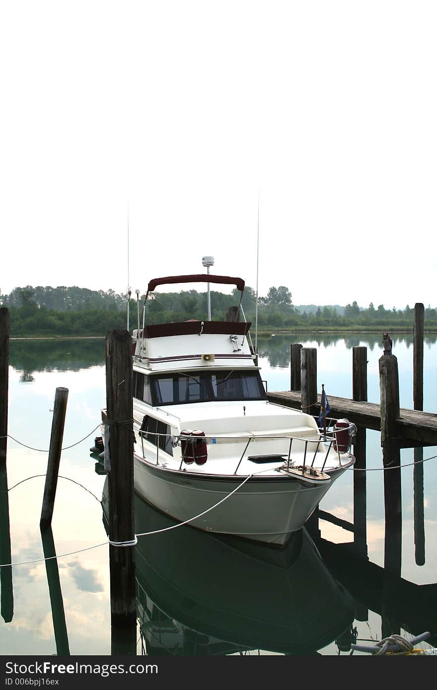 Boat on Jetti picture taken in the morning. Boat on Jetti picture taken in the morning