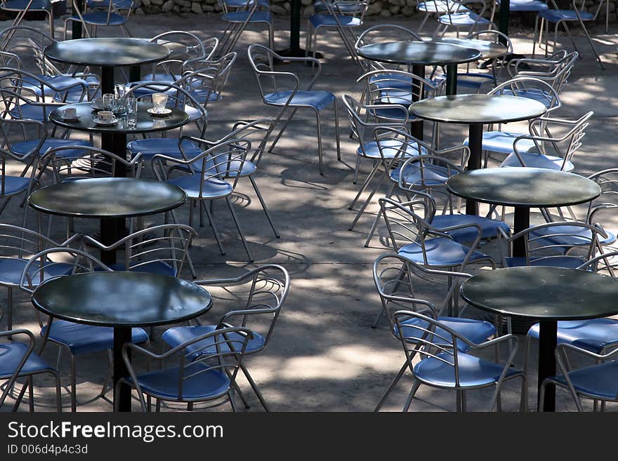 Empty garden cafeteria