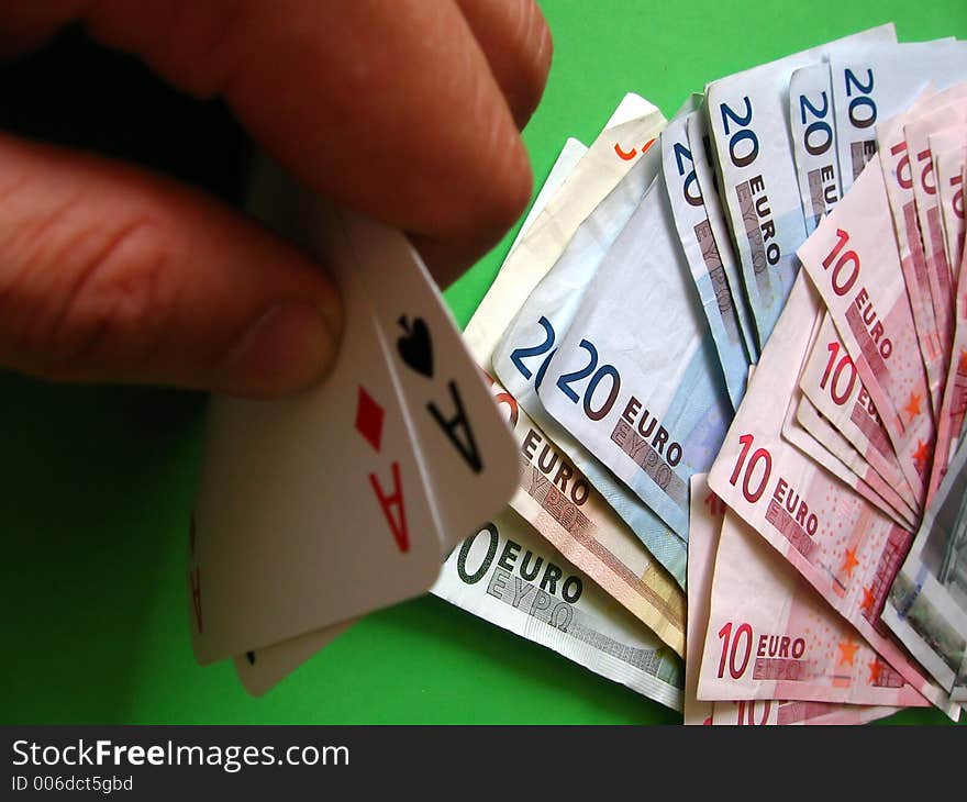 Two aces win; 
money 10, 20, 50, 100 euro; 

green backgroud. Two aces win; 
money 10, 20, 50, 100 euro; 

green backgroud