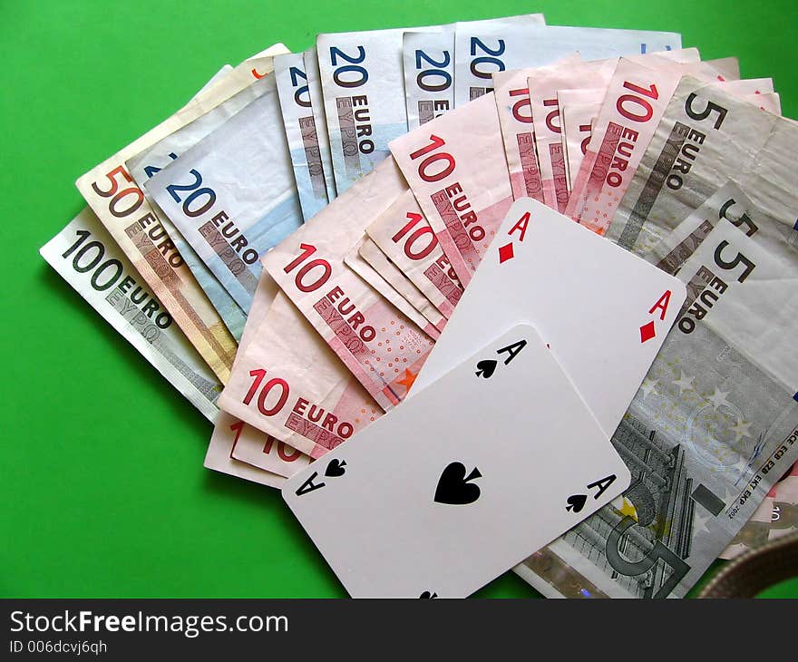 Two aces win; 
money 10, 20, 50, 100 euro; 

green backgroud. Two aces win; 
money 10, 20, 50, 100 euro; 

green backgroud