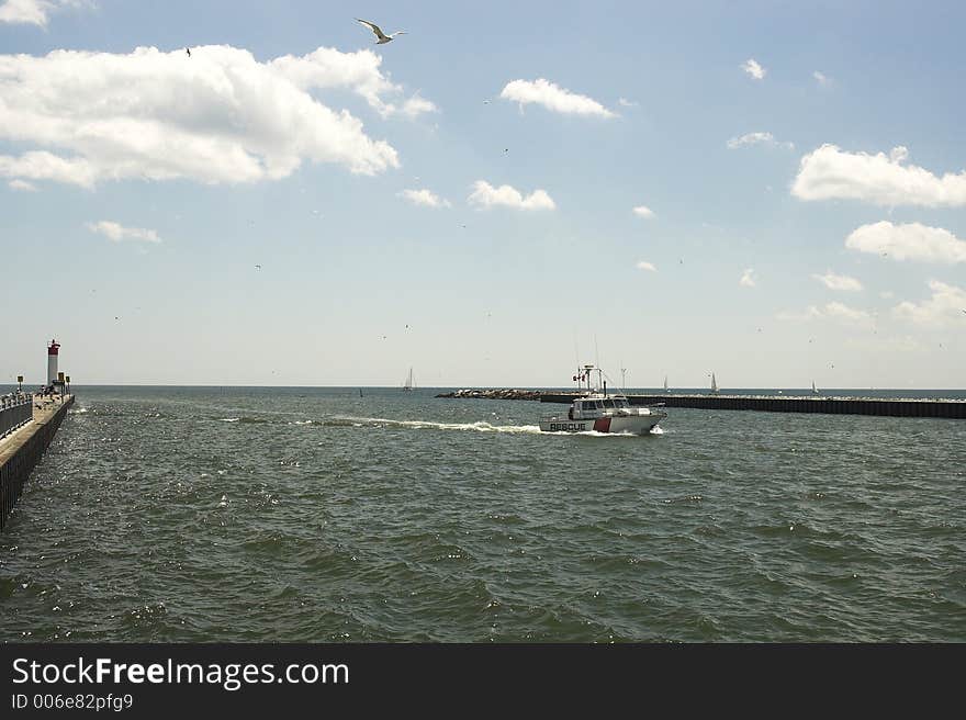 Rescue boat pulls into harbor in Whitby, Ontario