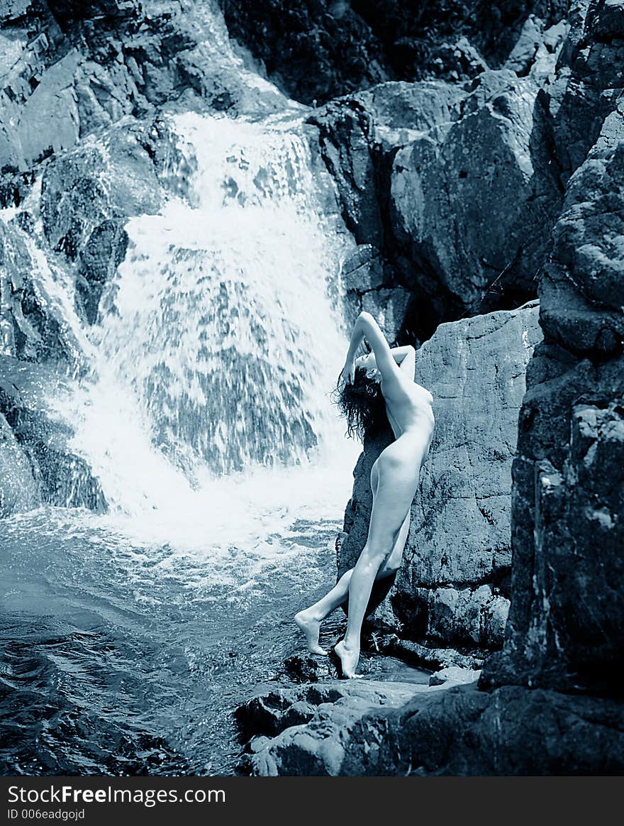 Nude at the waterfalls 08