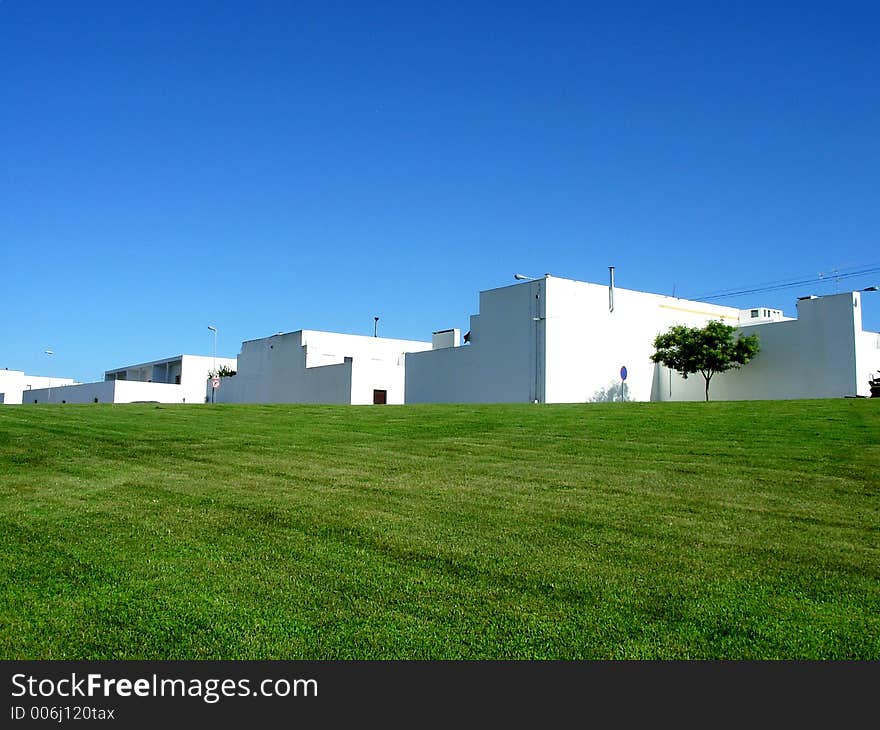 Located in Évora, projecto of recognized arquitecto siza vieira which respects the traditional lines and historical influences in the construction of buildings of the Alentejo region. Located in Évora, projecto of recognized arquitecto siza vieira which respects the traditional lines and historical influences in the construction of buildings of the Alentejo region.