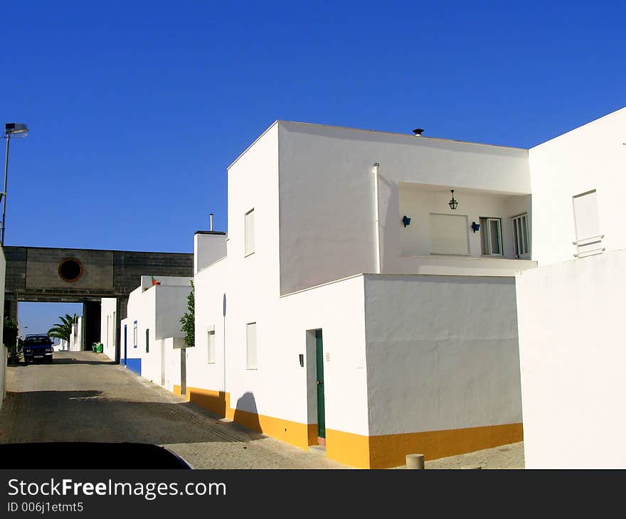 Located in Évora, projecto of recognized arquitecto siza vieira which respects the traditional lines and historical influences in the construction of buildings of the Alentejo region. Located in Évora, projecto of recognized arquitecto siza vieira which respects the traditional lines and historical influences in the construction of buildings of the Alentejo region.