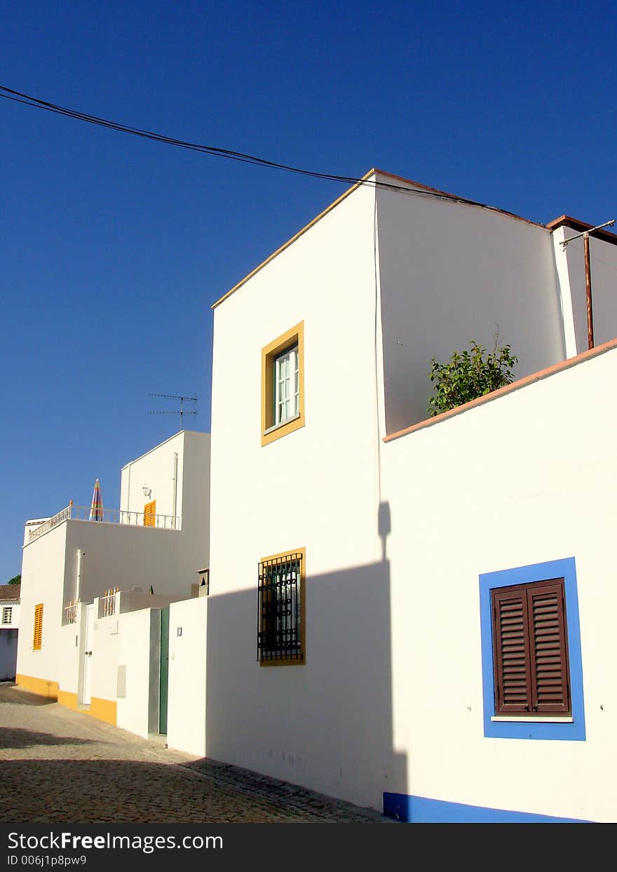 Located in Évora, projecto of recognized arquitecto siza vieira which respects the traditional lines and historical influences in the construction of buildings of the Alentejo region. Located in Évora, projecto of recognized arquitecto siza vieira which respects the traditional lines and historical influences in the construction of buildings of the Alentejo region.