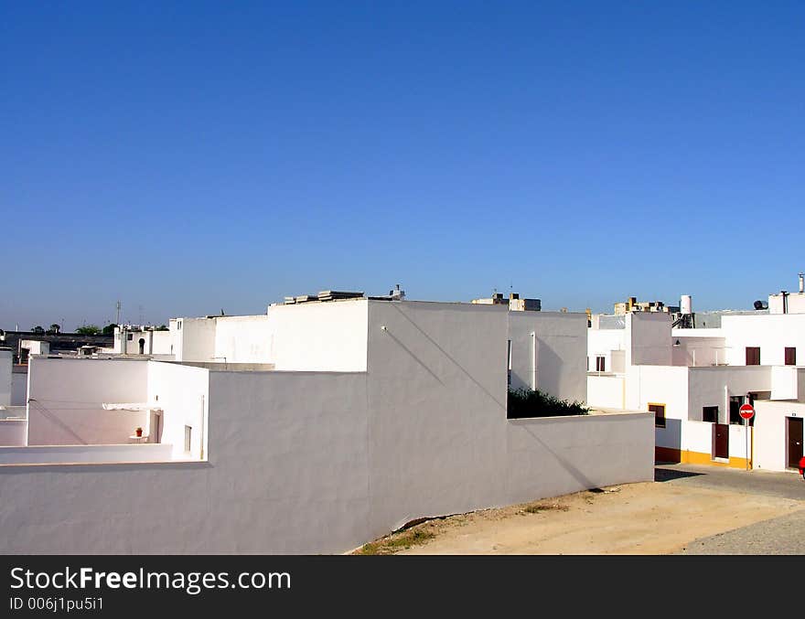 Located in Évora, projecto of recognized arquitecto siza vieira which respects the traditional lines and historical influences in the construction of buildings of the Alentejo region. Located in Évora, projecto of recognized arquitecto siza vieira which respects the traditional lines and historical influences in the construction of buildings of the Alentejo region.