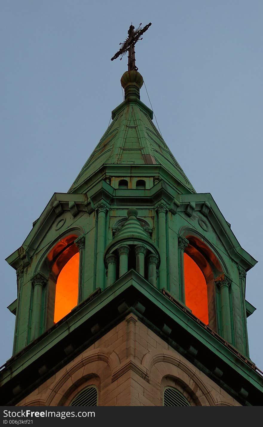 This church is located in Ontario street, Montreal, Canada. Lens: SIGMA 70-200mm/2.8 EX DG APO HSM, at 2.8. This church is located in Ontario street, Montreal, Canada. Lens: SIGMA 70-200mm/2.8 EX DG APO HSM, at 2.8