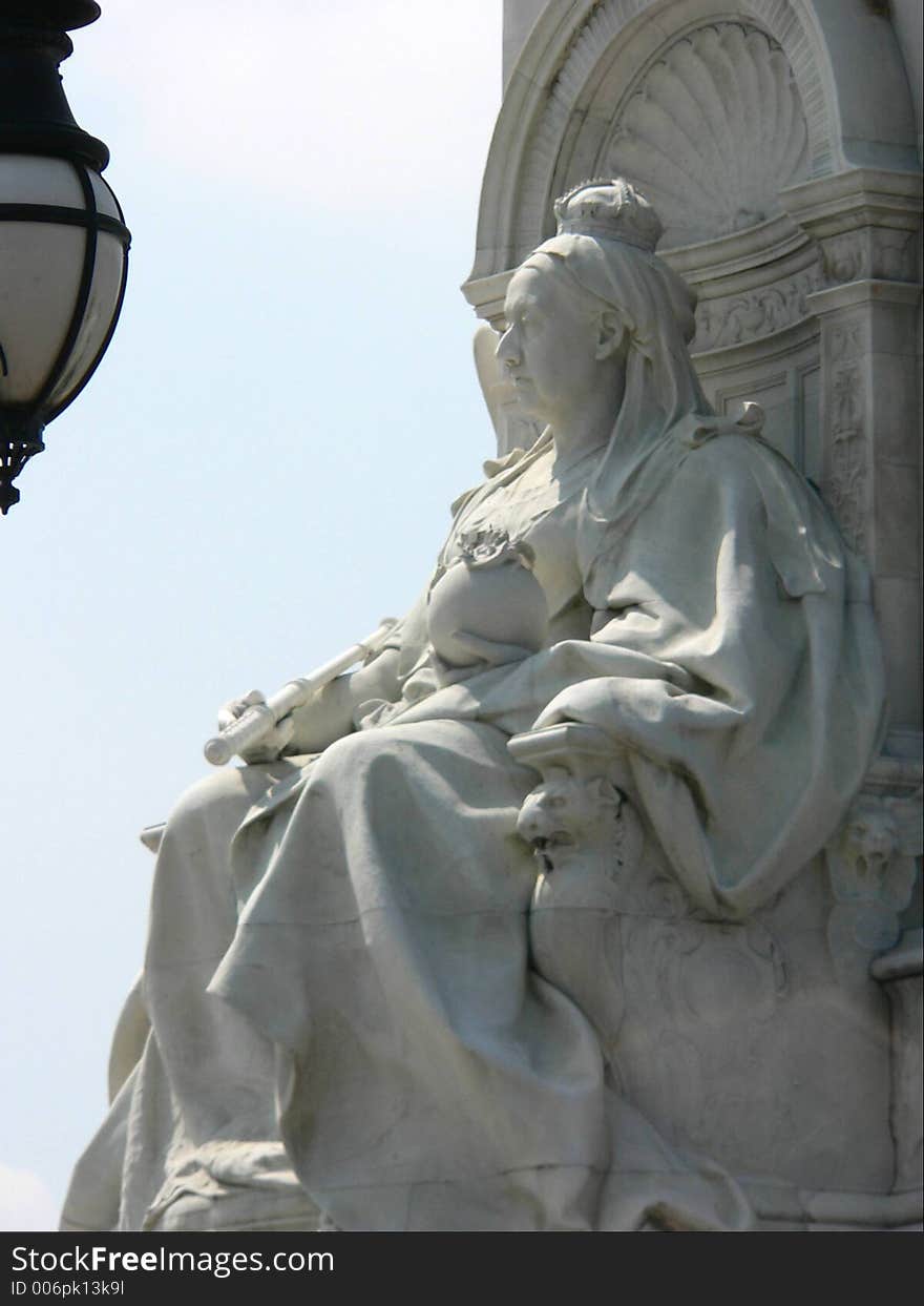 Victoria monument at Buckingham Palace. Victoria monument at Buckingham Palace.