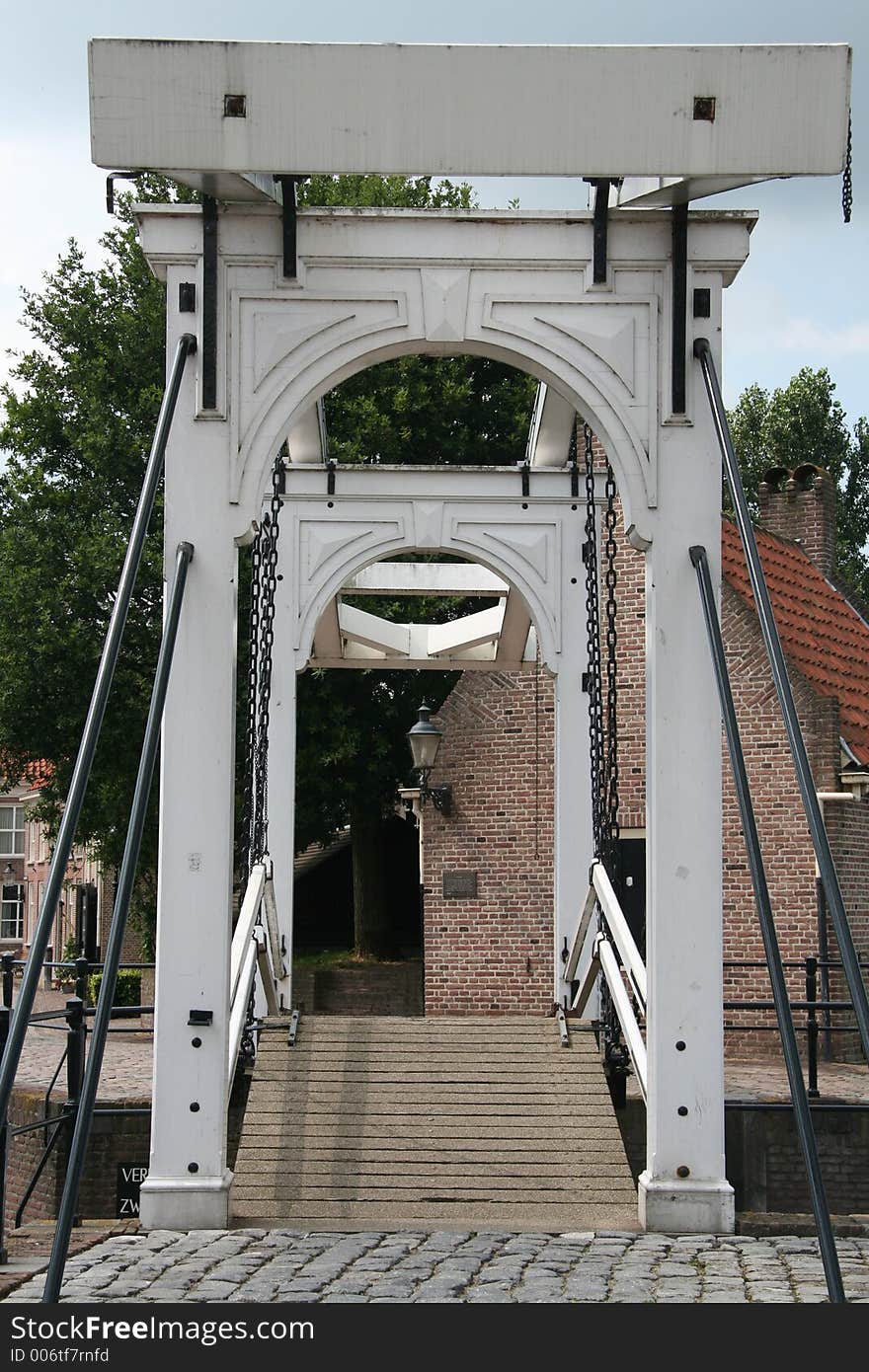 Monumental Bridge