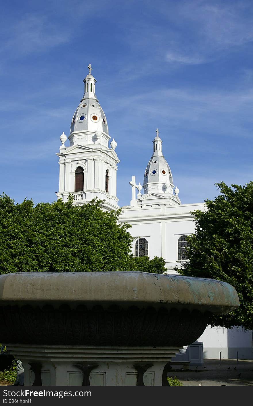 Side view of the Ponce Cathedral. Side view of the Ponce Cathedral