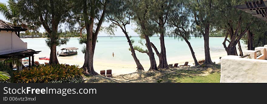 Huge Muri Lagoon panoramic