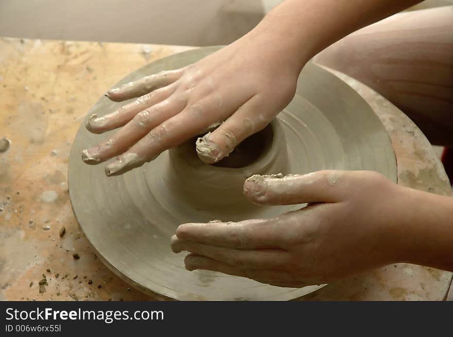 Larning how to make pottery. Larning how to make pottery