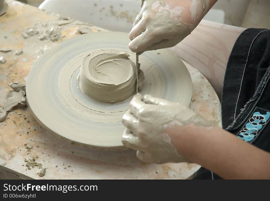 Larning how to make pottery. Larning how to make pottery