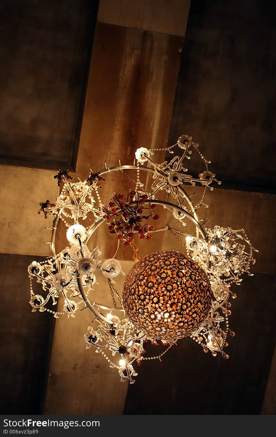 Elegant hanging light fixture