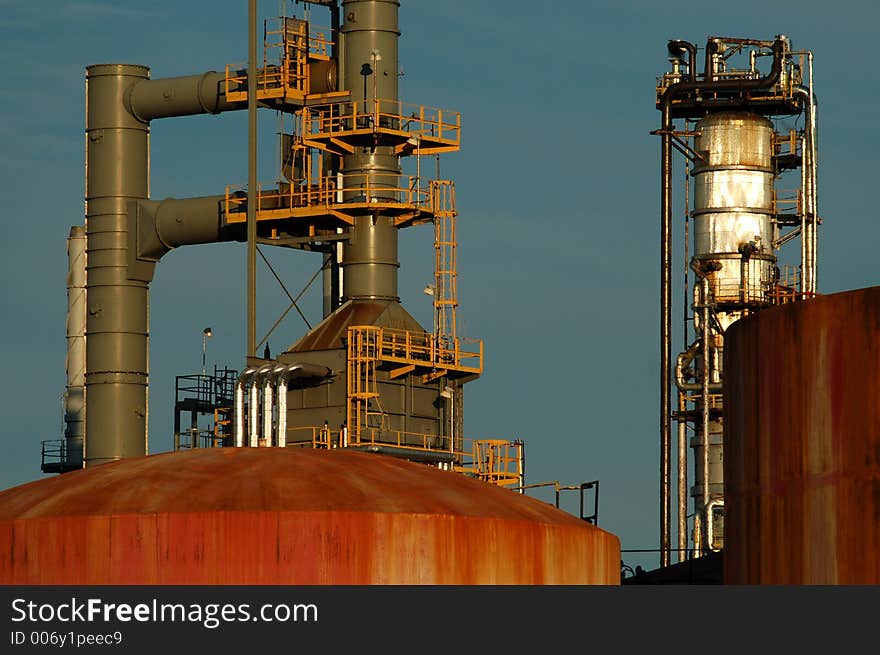 This refinery is located in East Montreal. Lens: Sigma 70-200 2.8 EX APO HSM. This refinery is located in East Montreal. Lens: Sigma 70-200 2.8 EX APO HSM