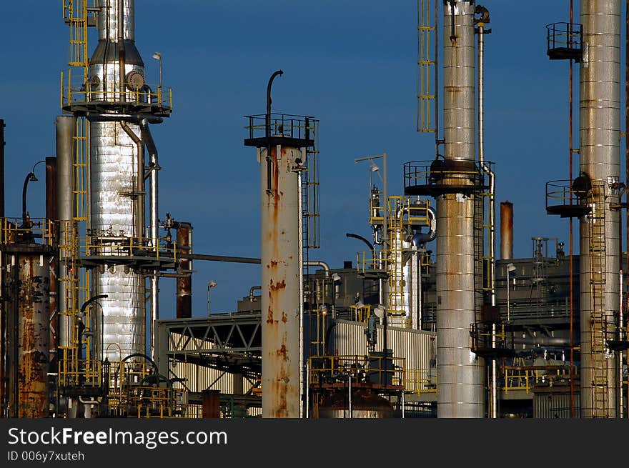 This refinery is located in East Montreal. Lens: Sigma 70-200 2.8 EX APO HSM. This refinery is located in East Montreal. Lens: Sigma 70-200 2.8 EX APO HSM